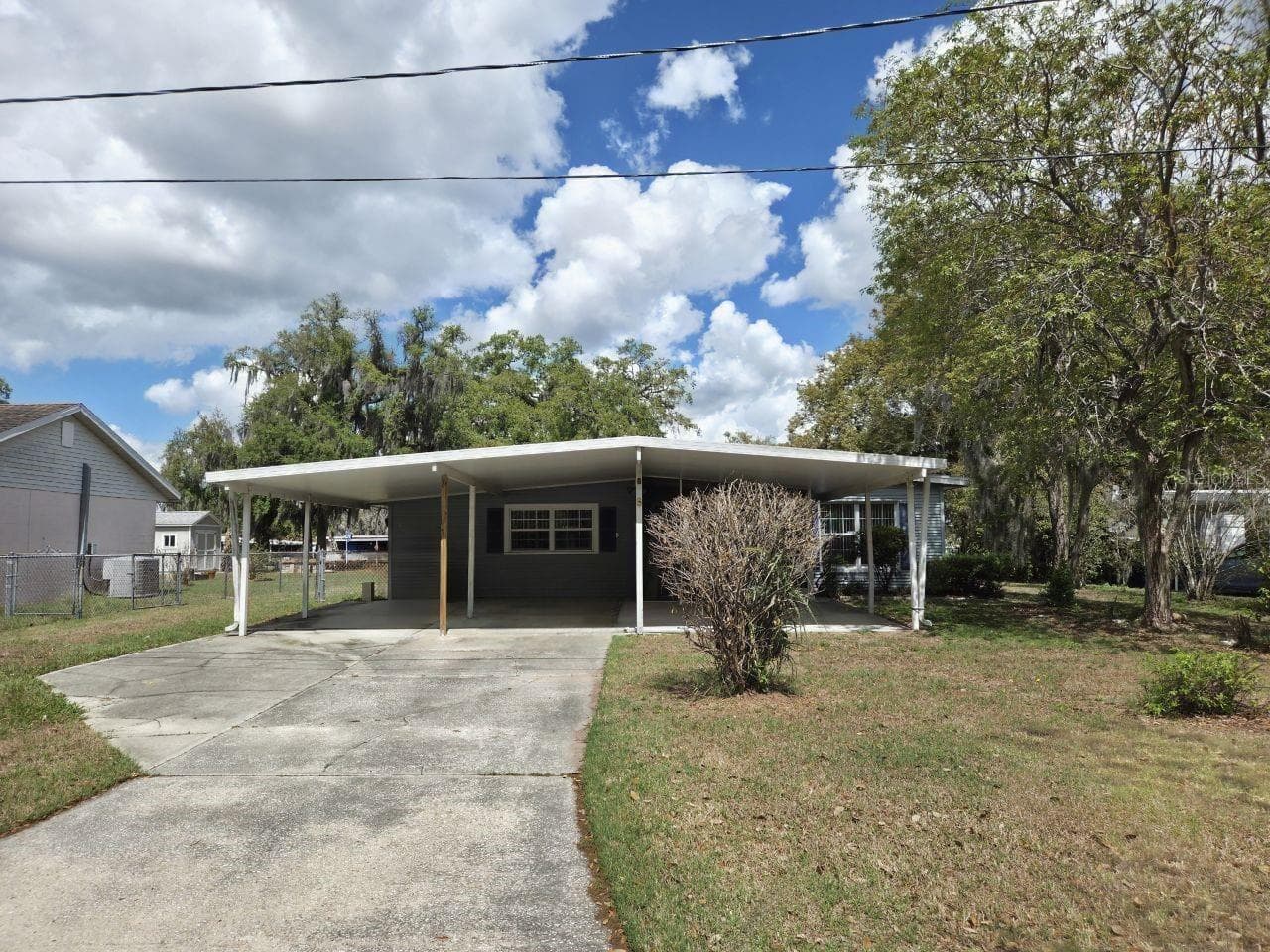640 FORREST DR