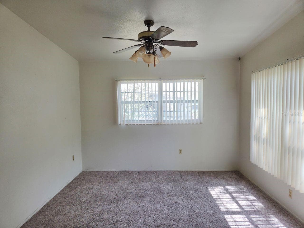 Living room - 640 FORREST DR, BARTOW