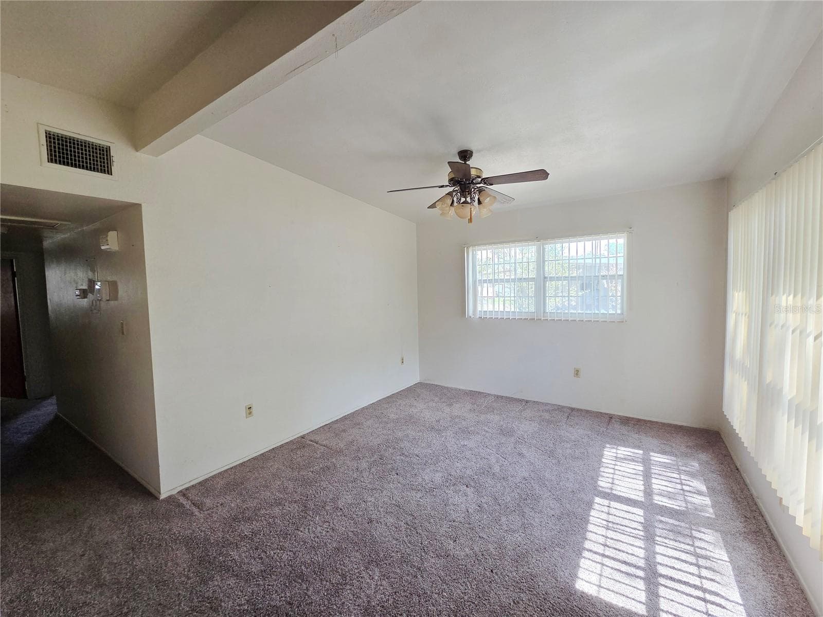 Living room - 640 FORREST DR, BARTOW