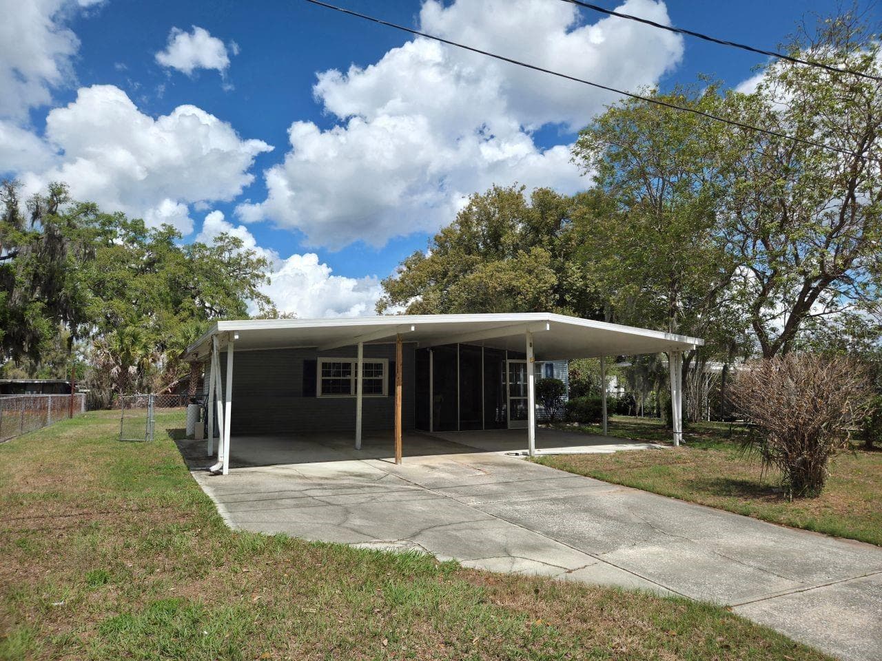 Front angle left - 640 FORREST DR, BARTOW