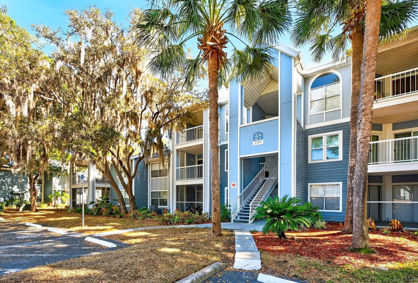2569 GRASSY POINT DR #207