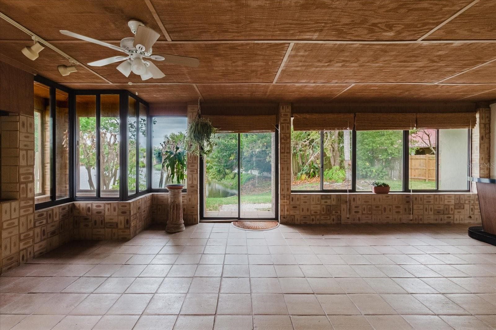 Single Family Residence at 8222 LA SERENA DR, TAMPA, photo 71 of 96