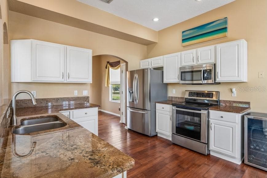 Single Family Residence at 402 SHORE DR W, OLDSMAR, photo 11 of 62