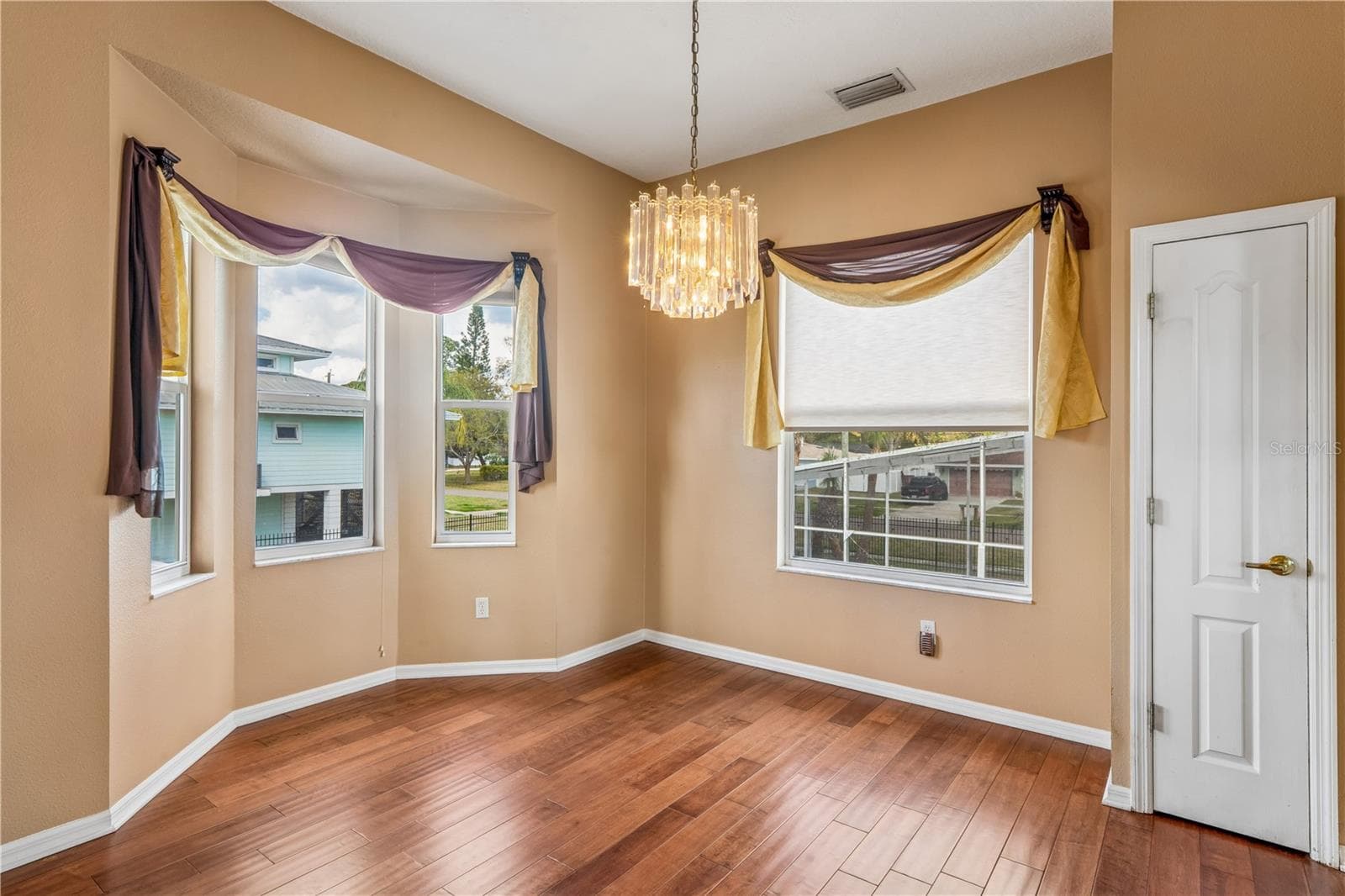 Single Family Residence at 402 SHORE DR W, OLDSMAR, photo 16 of 62