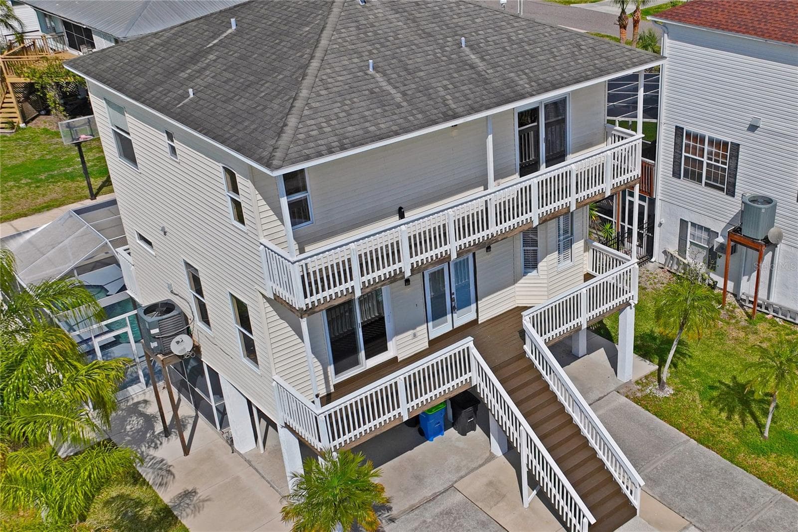 Single Family Residence at 402 SHORE DR W, OLDSMAR, photo 36 of 62
