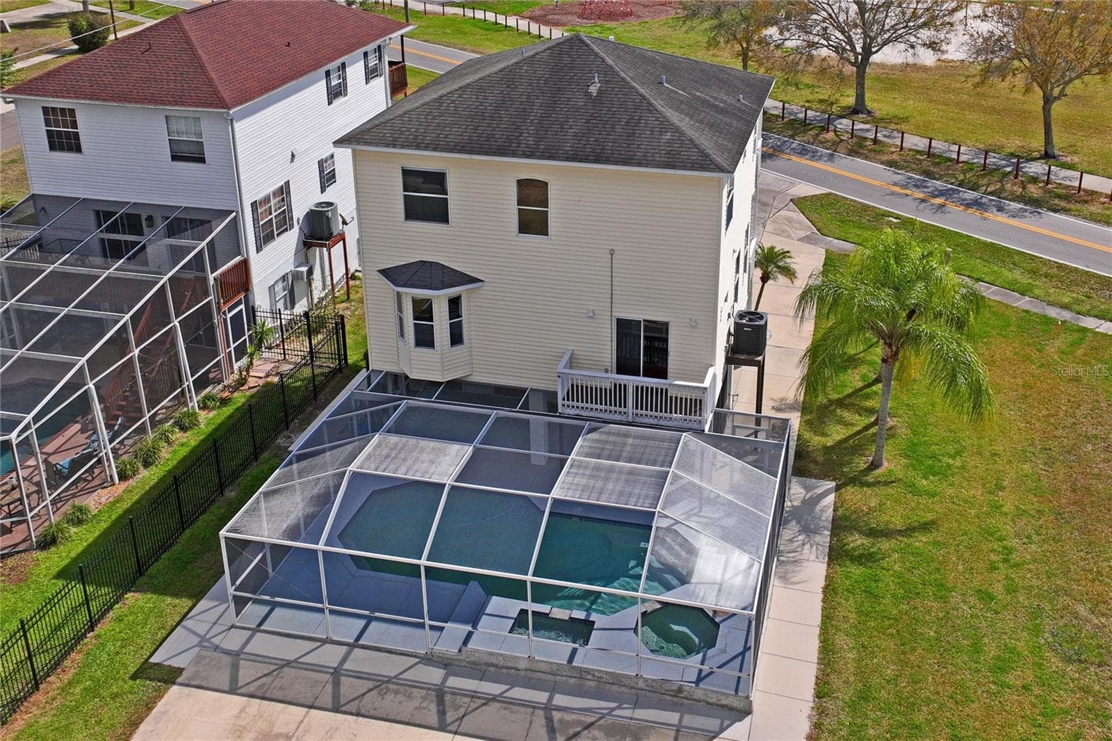 Single Family Residence at 402 SHORE DR W, OLDSMAR, photo 37 of 62