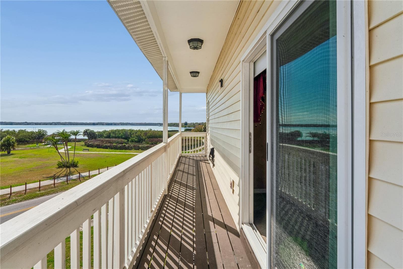 Single Family Residence at 402 SHORE DR W, OLDSMAR, photo 40 of 62