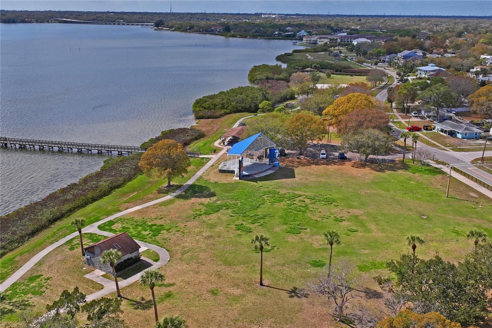 Single Family Residence at 402 SHORE DR W, OLDSMAR, photo 54 of 62