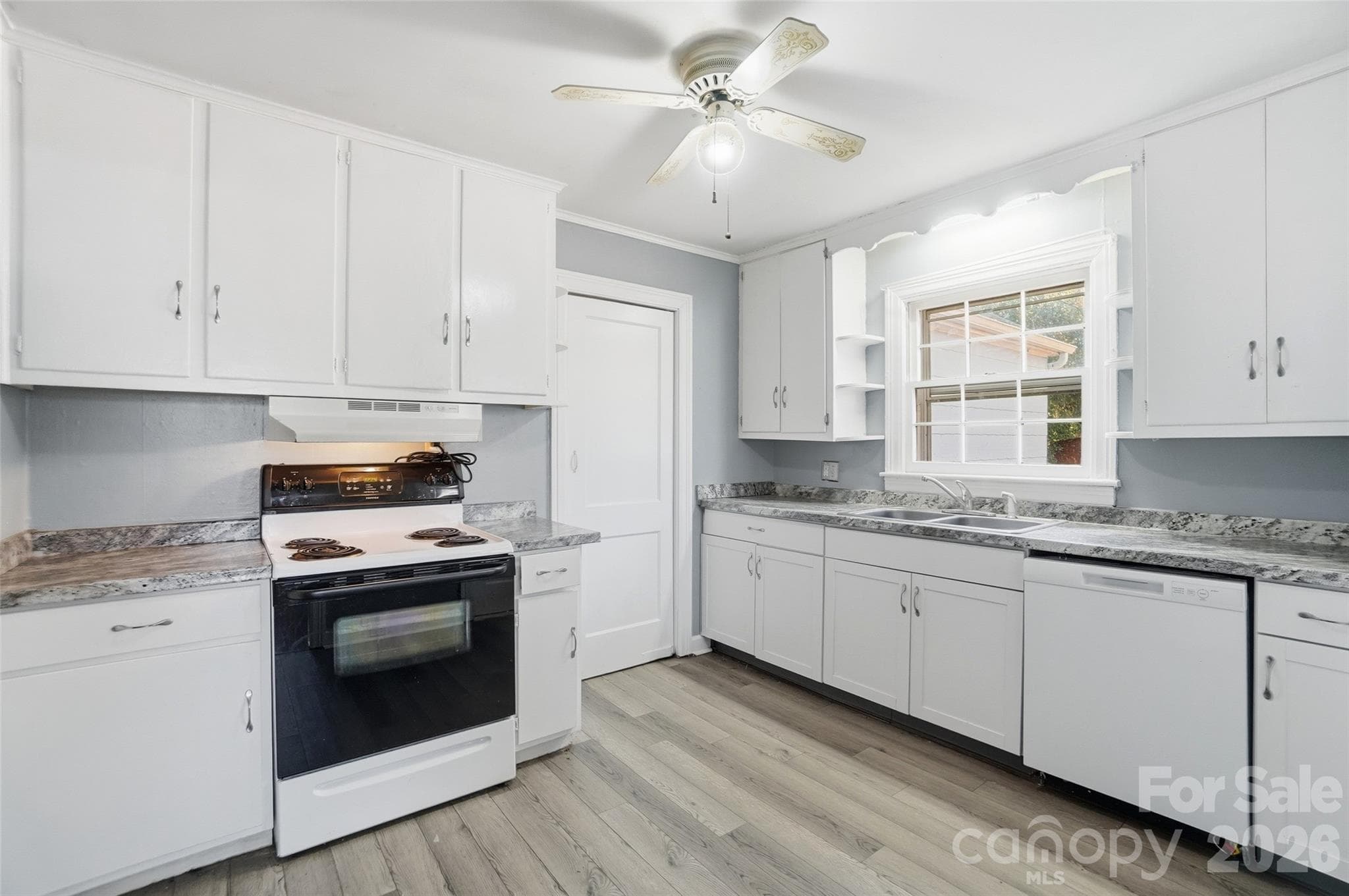 Single Family Residence at 3200 Sam Wilson Road, Charlotte, photo 15 of 38