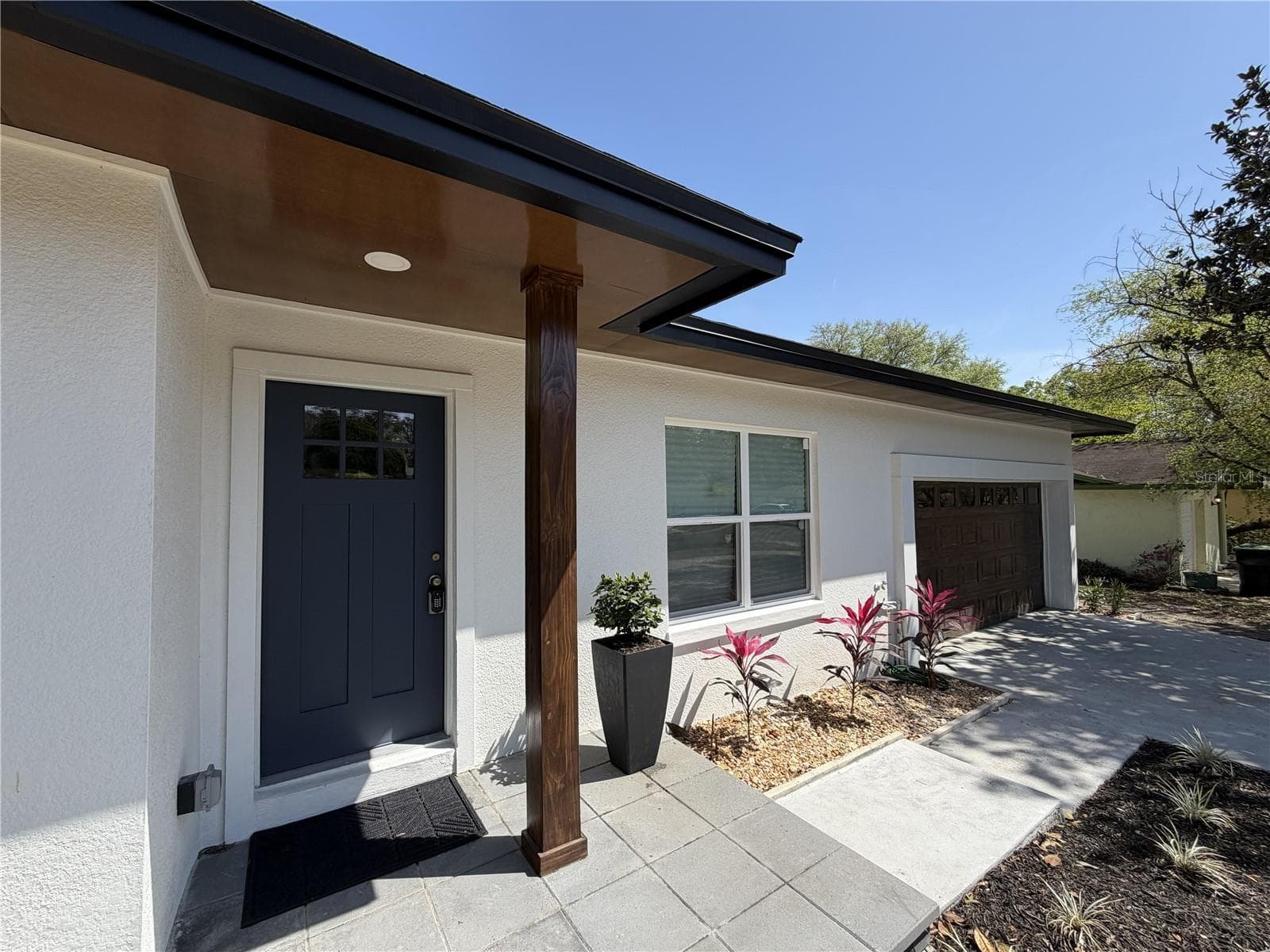 Entrance Left - 2235 WAUTOMA PL, ORLANDO