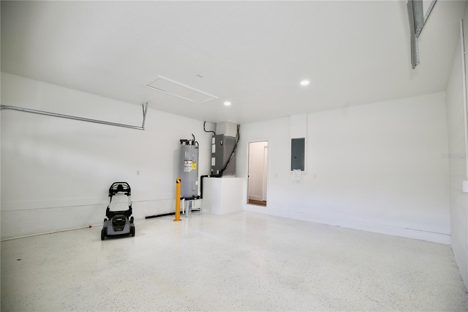 2 Car Garage - 2235 WAUTOMA PL, ORLANDO