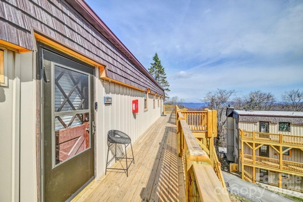 Condominium at Beech Mountain, photo 7 of 28