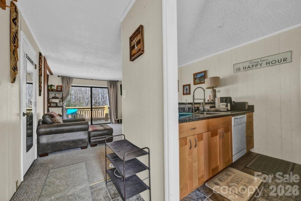 Condominium at Beech Mountain, photo 11 of 28