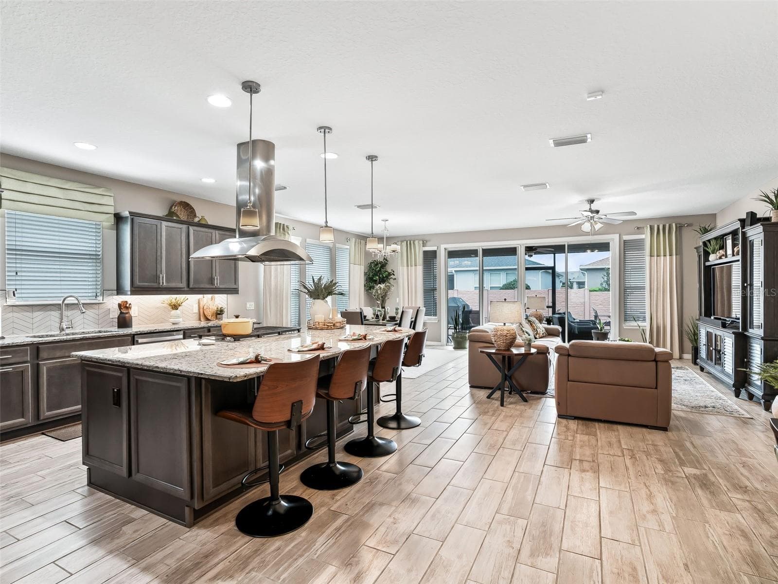 High ceilings and tile floors - 5662 NW 40TH LOOP, OCALA