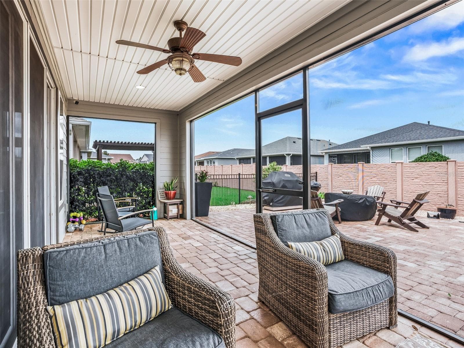 Covered lanai with pavers - 5662 NW 40TH LOOP, OCALA