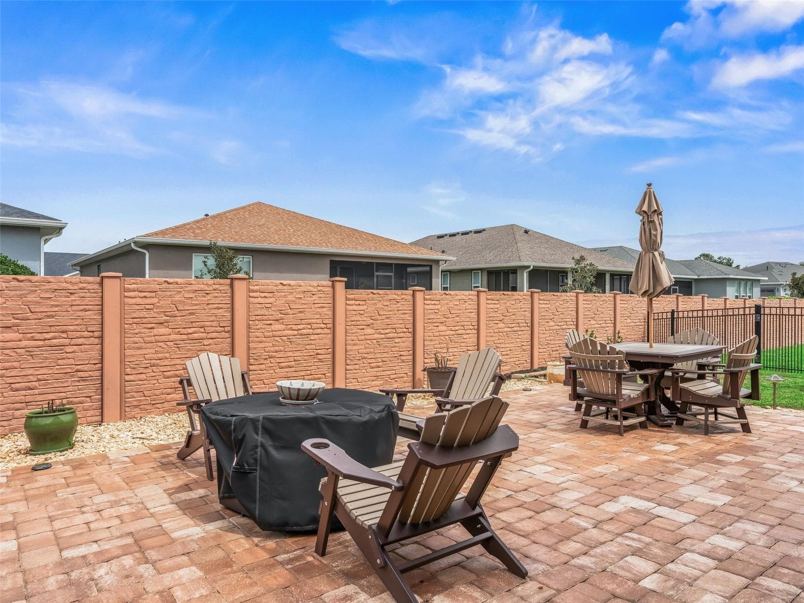 Fully fenced backyard - 5662 NW 40TH LOOP, OCALA