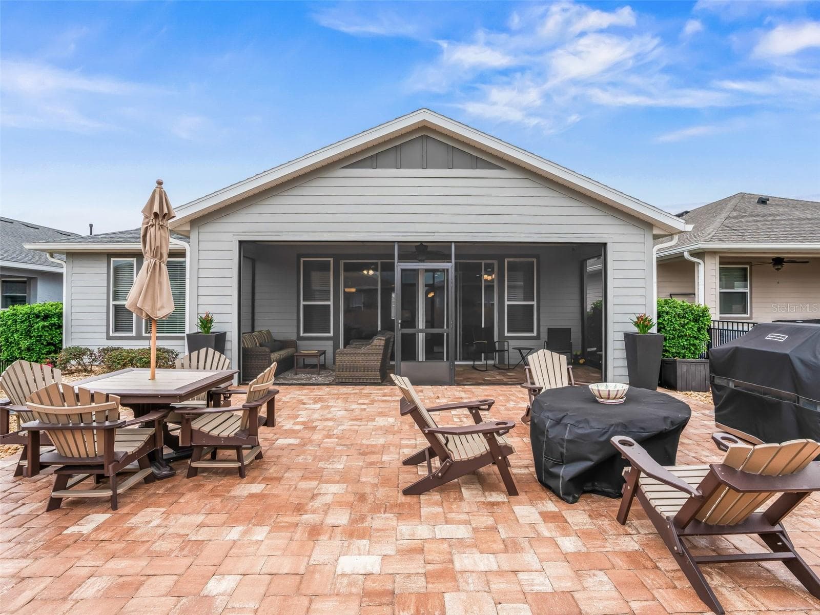 Paved patio for outdoor enjoyment - 5662 NW 40TH LOOP, OCALA