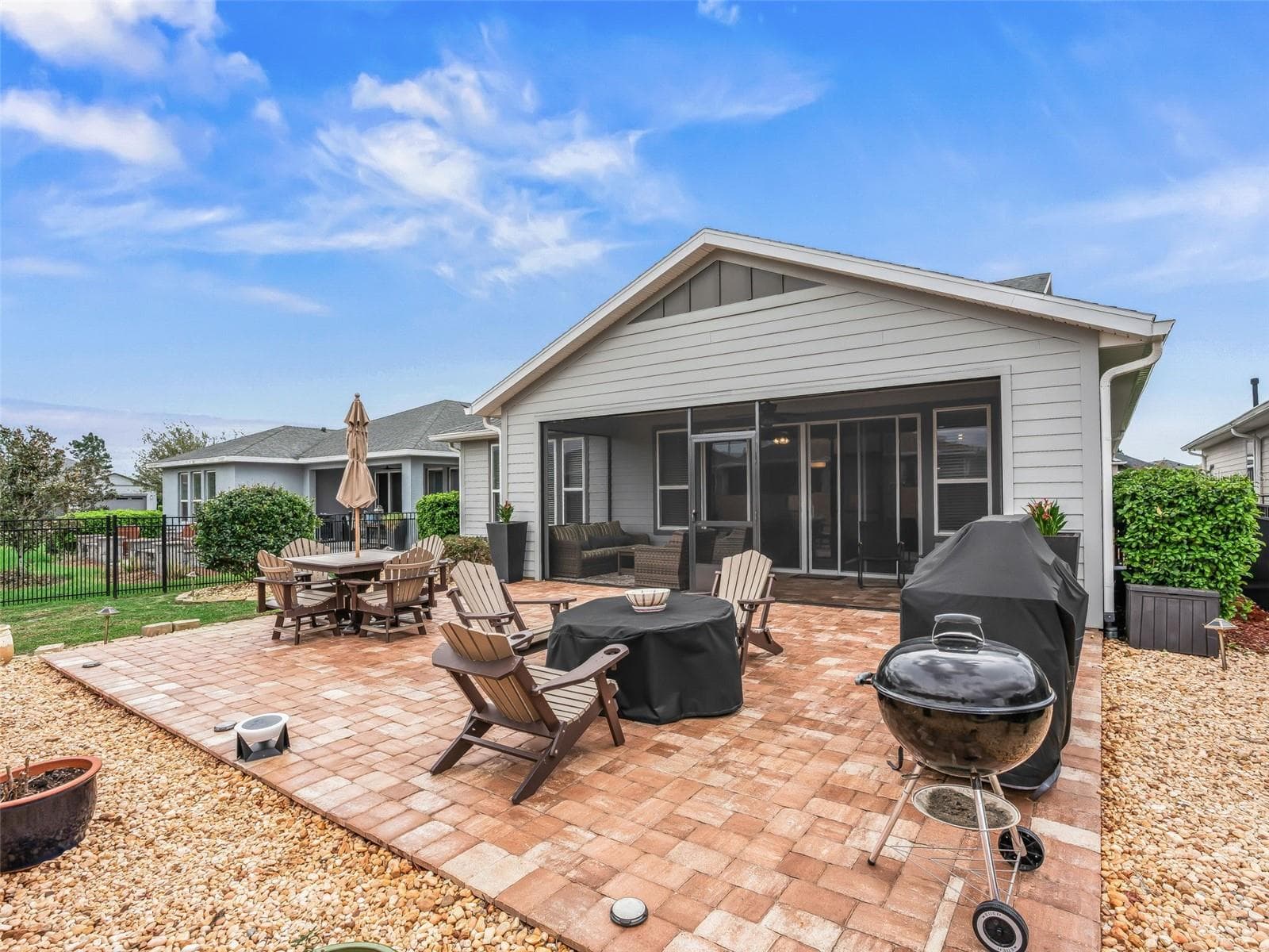 Paved patio for outdoor enjoyment - 5662 NW 40TH LOOP, OCALA