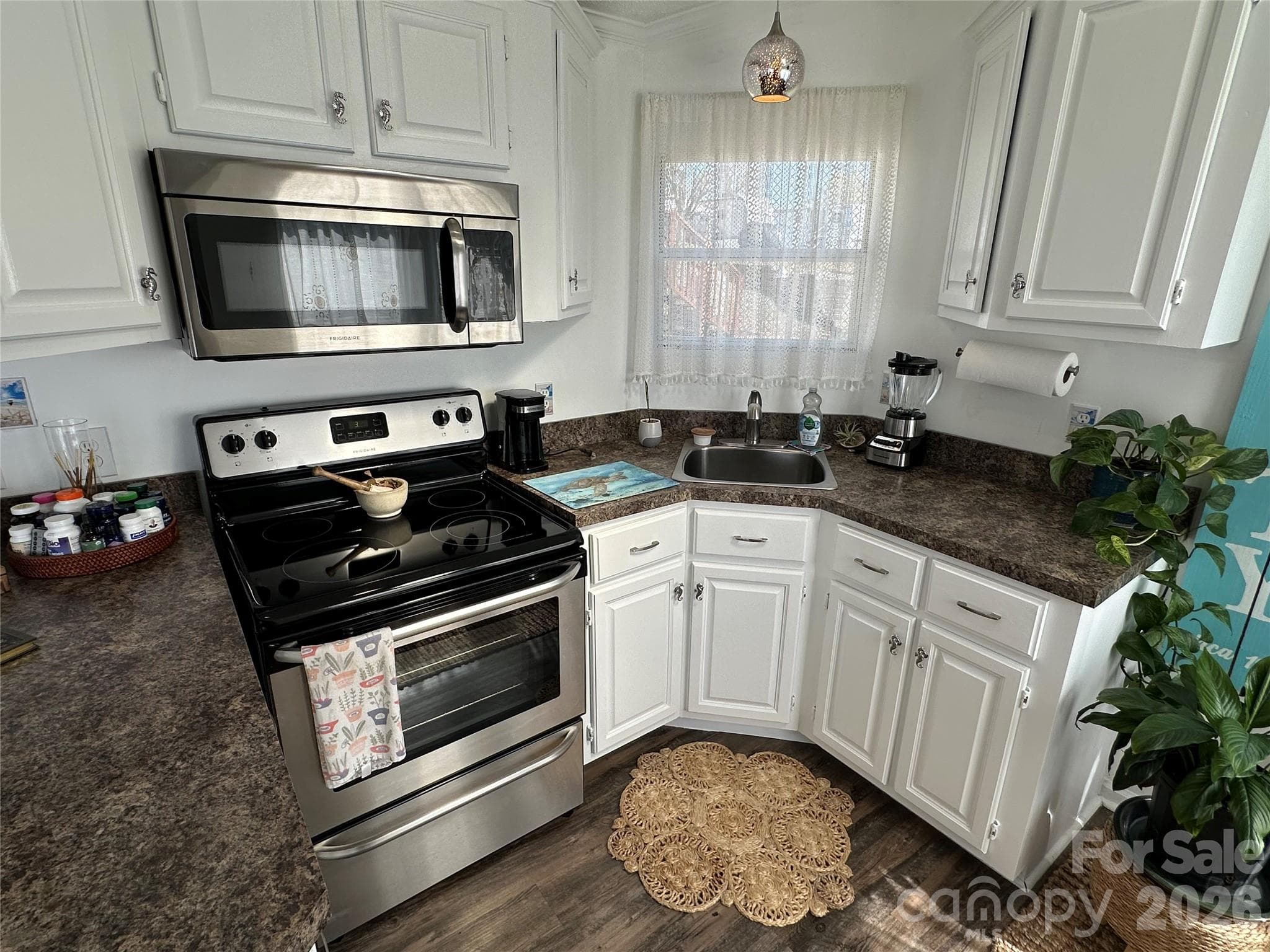 Single Family Residence at 166 Eagle Drive, New London, photo 9 of 46