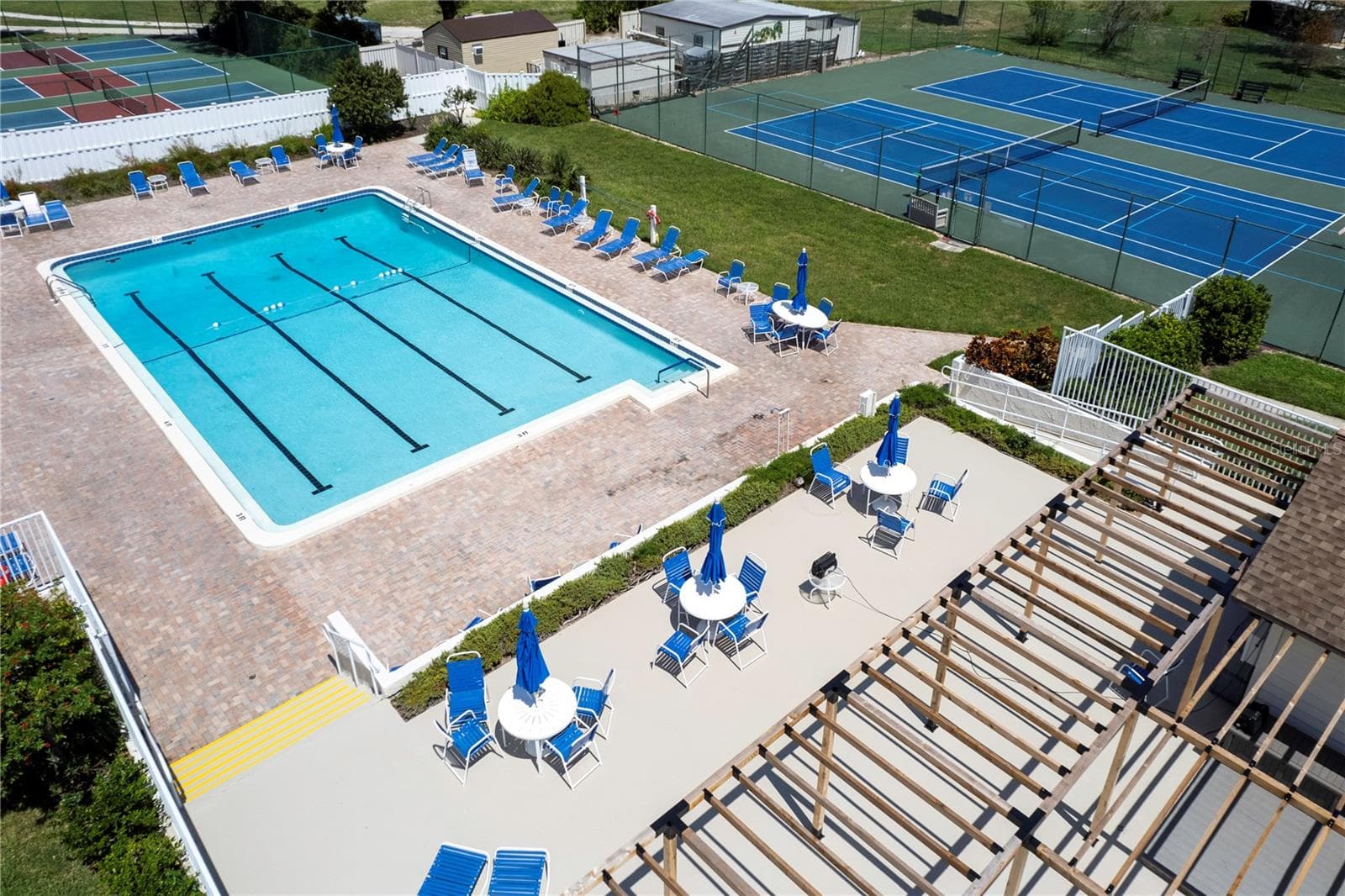 clubhouse pool / tennis courts - 832 BIRD BAY WAY #113, VENICE