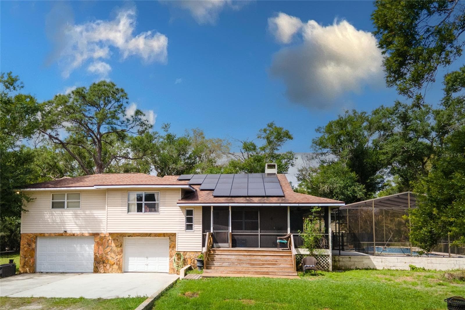 1143 MEYERS RD