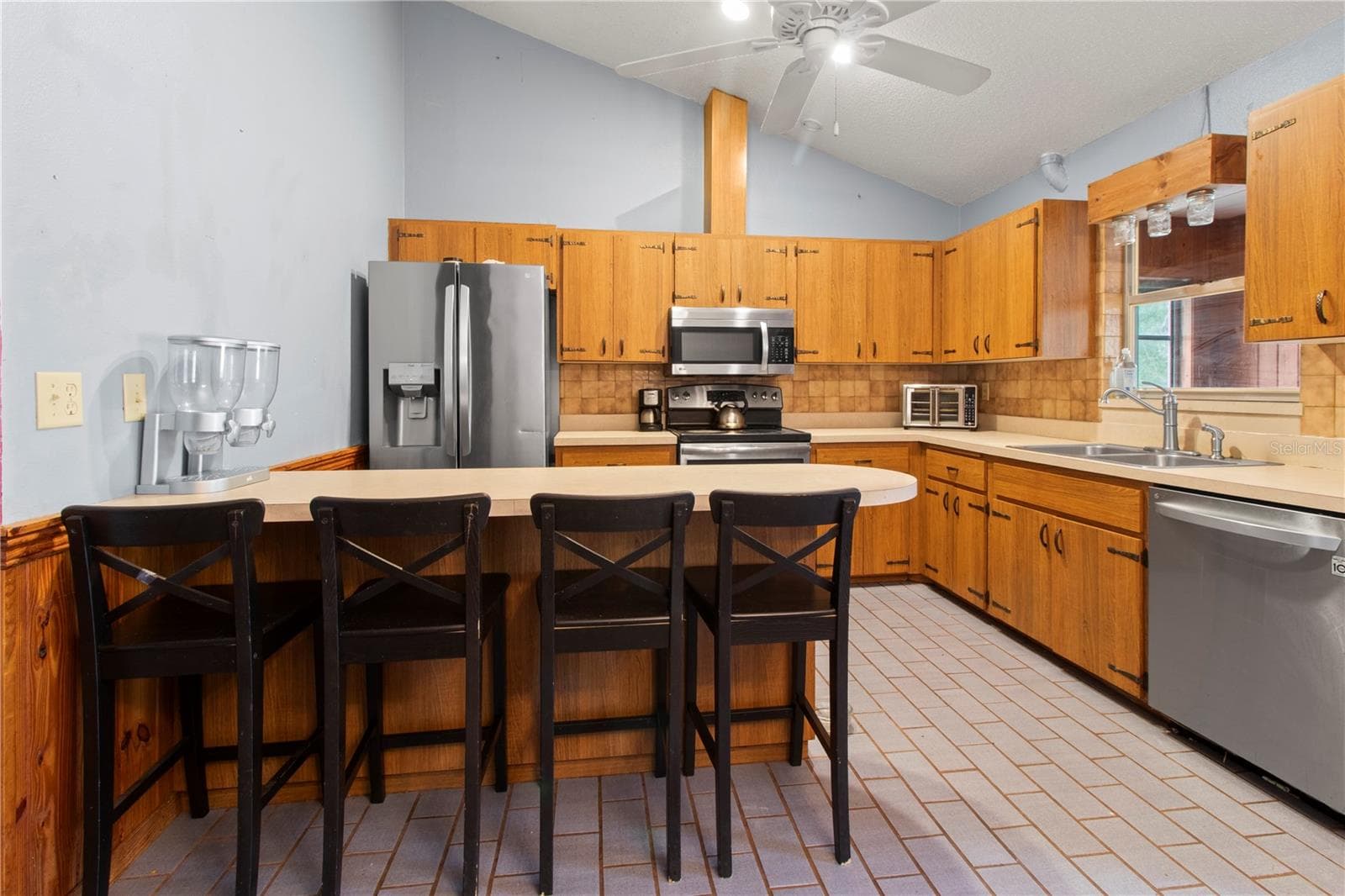 Single Family Residence at 1143 MEYERS RD, VENICE, photo 10 of 59