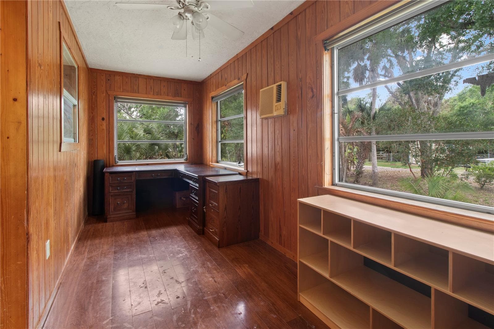 Single Family Residence at 1143 MEYERS RD, VENICE, photo 14 of 59