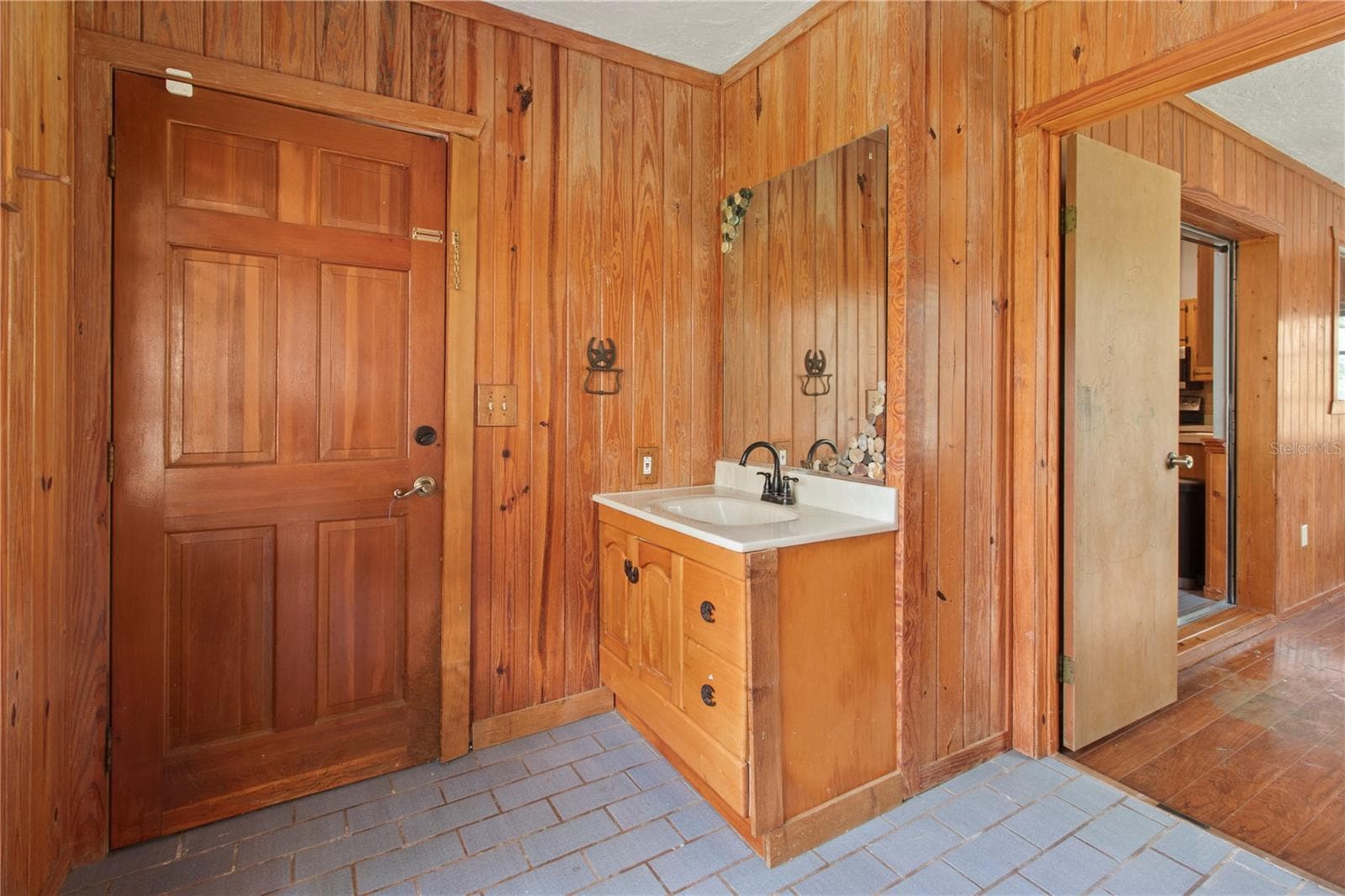 Single Family Residence at 1143 MEYERS RD, VENICE, photo 16 of 59