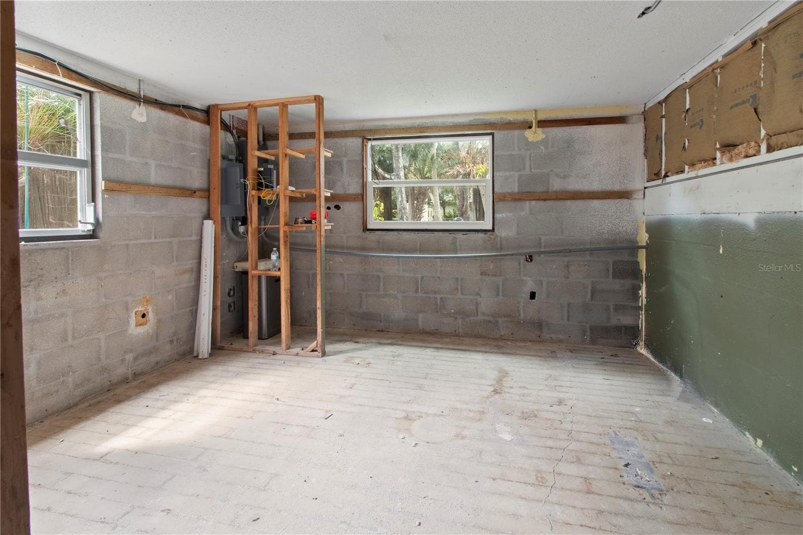 Single Family Residence at 1143 MEYERS RD, VENICE, photo 34 of 59