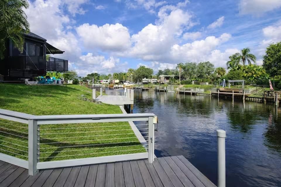 443 WATERWAY DR