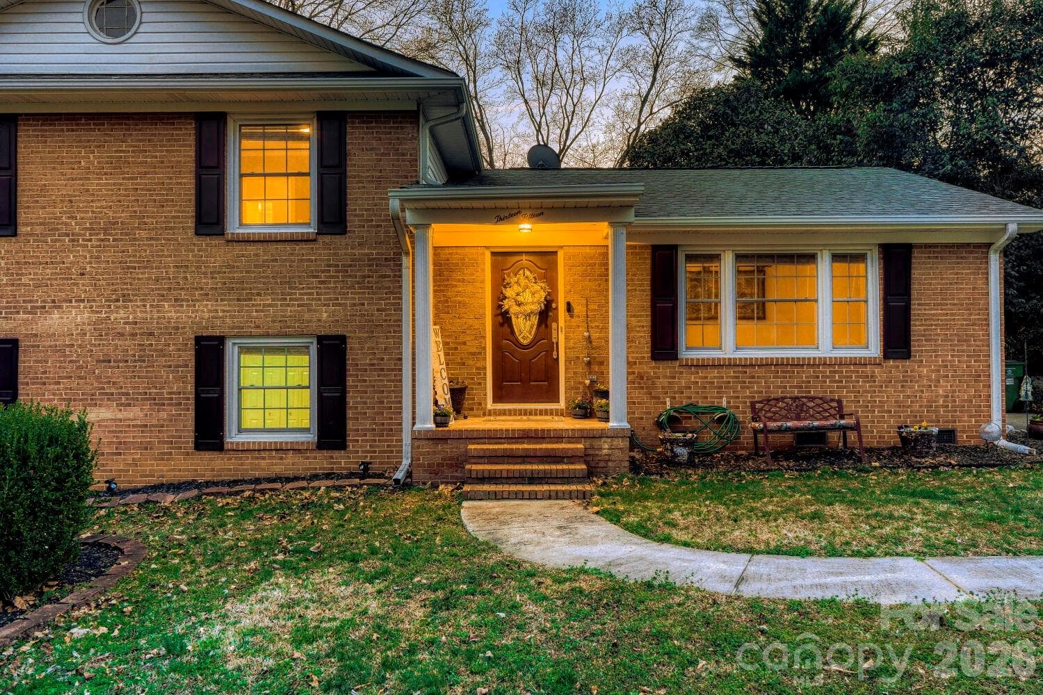 Single Family Residence at 1315 Shady Bluff Drive, Charlotte, photo 3 of 34
