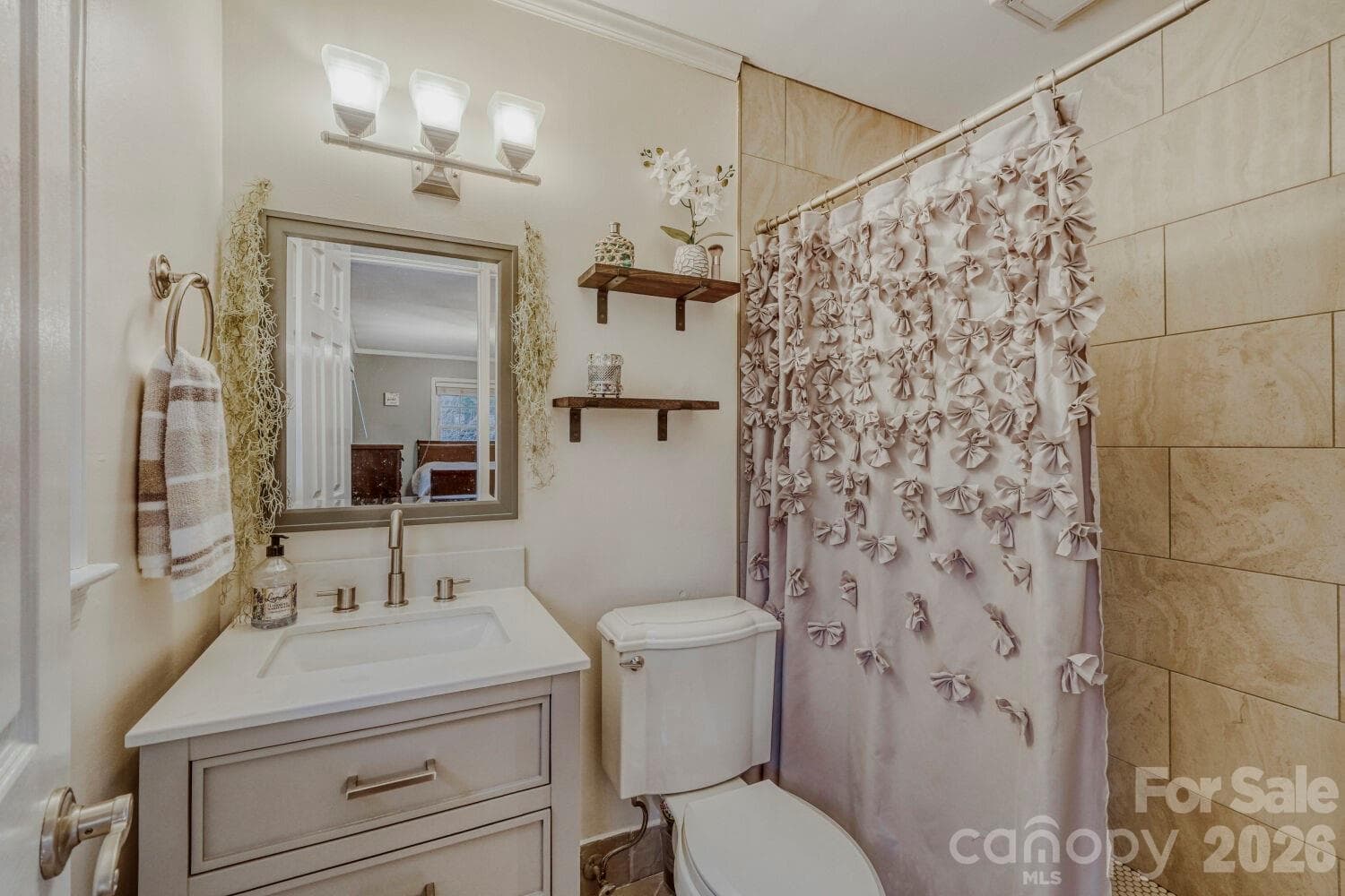 Single Family Residence at 1315 Shady Bluff Drive, Charlotte, photo 21 of 34