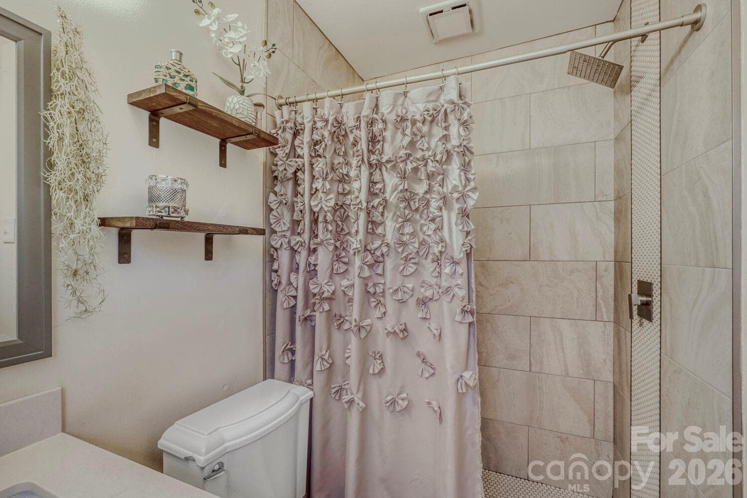 Single Family Residence at 1315 Shady Bluff Drive, Charlotte, photo 22 of 34