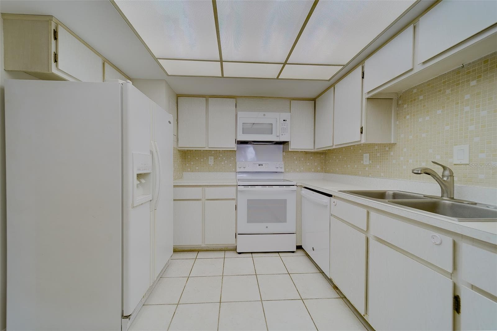 Condominium at 17920 GULF BLVD #1408, REDINGTON SHORES, photo 3 of 51