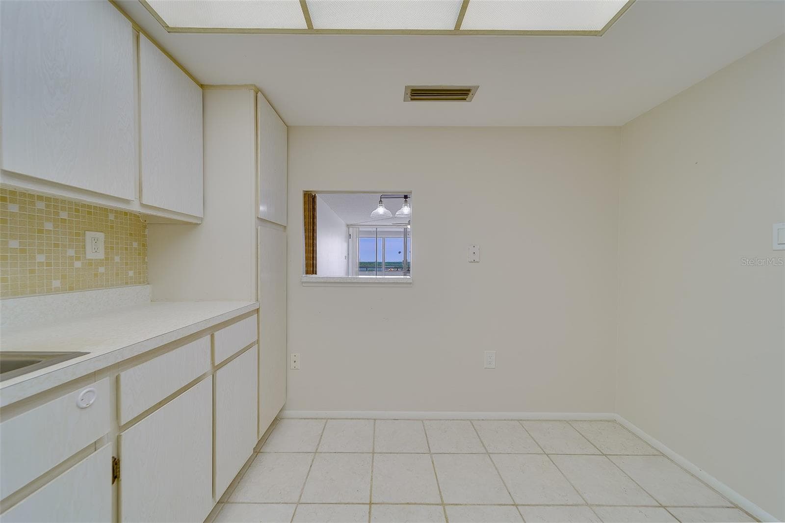 Condominium at 17920 GULF BLVD #1408, REDINGTON SHORES, photo 6 of 51