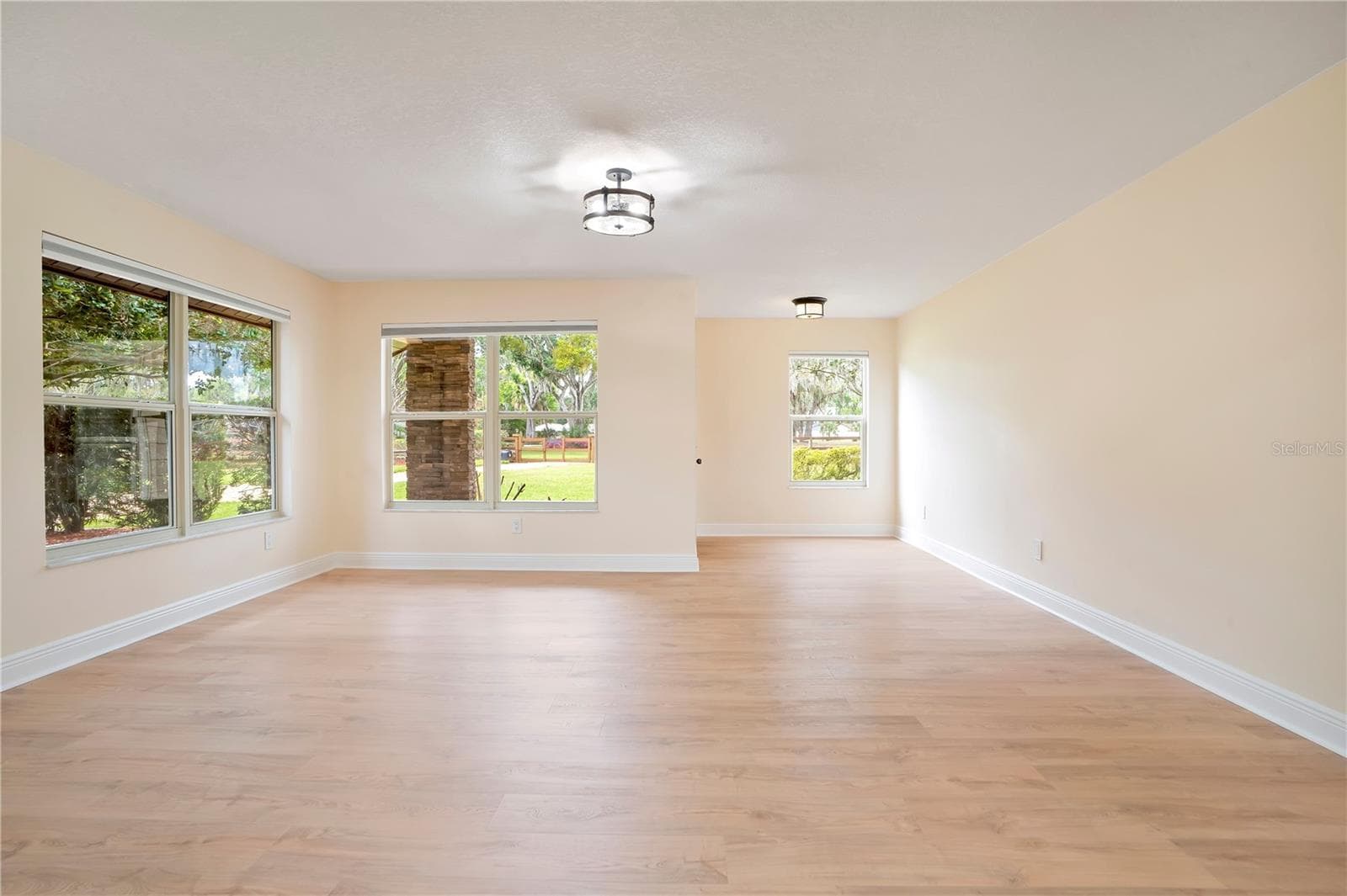 Living Room - 1401 BUELL CT, PLANT CITY