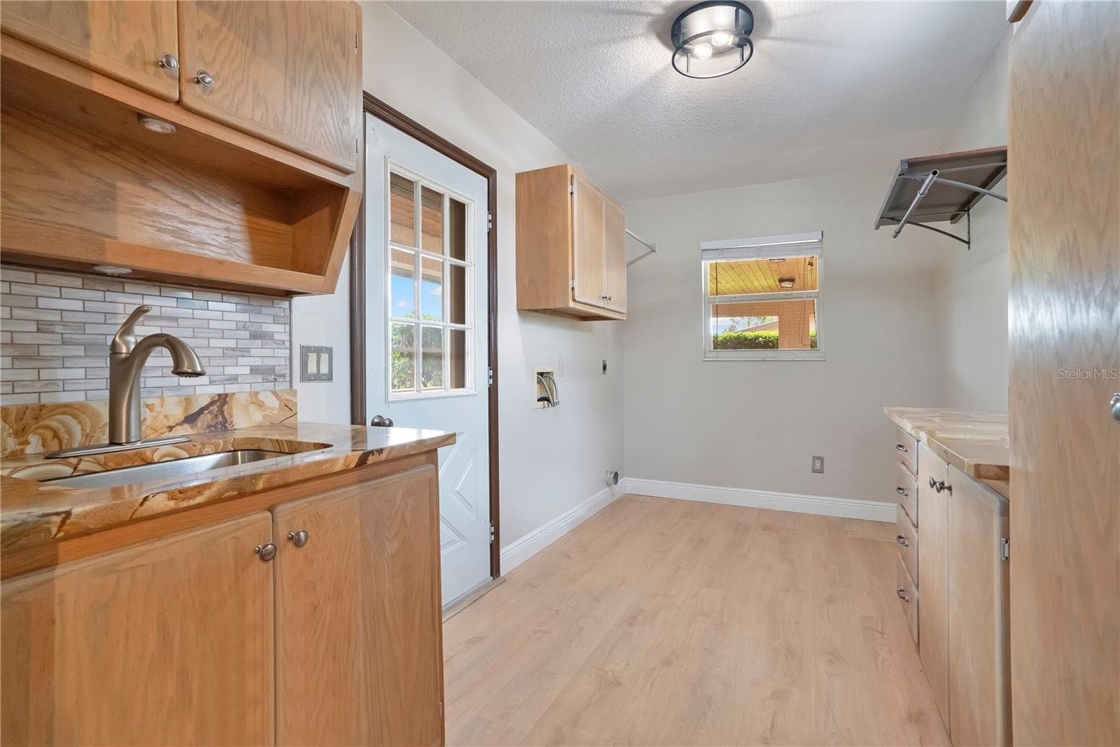 Laundry Room - 1401 BUELL CT, PLANT CITY