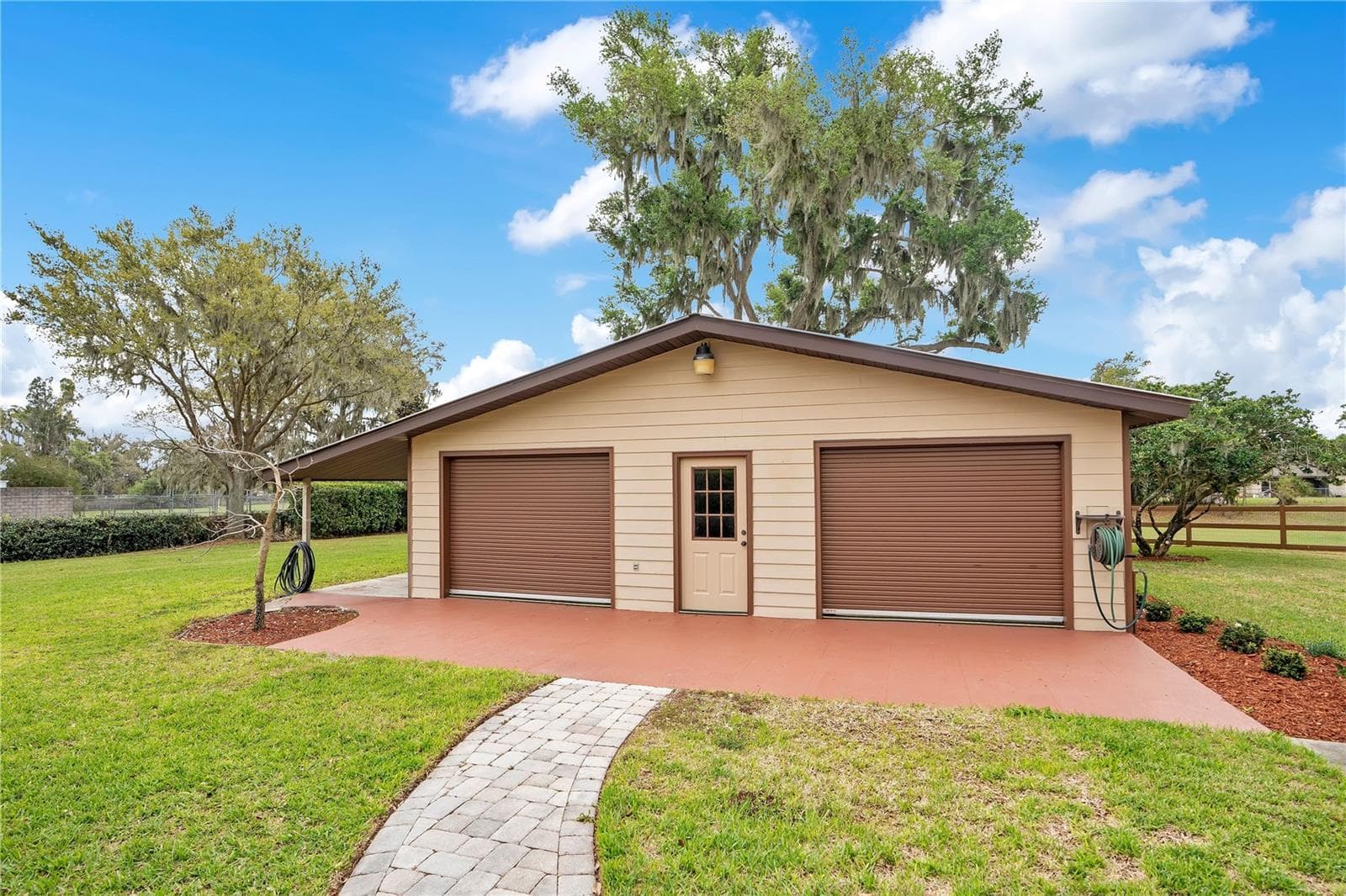 Detached garage/workshop - 1401 BUELL CT, PLANT CITY