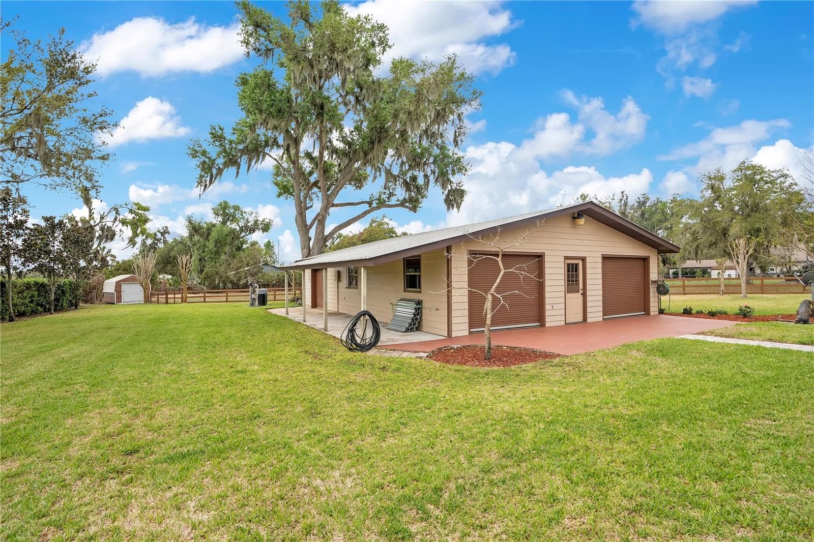 Back view of detached garage/workshop - 1401 BUELL CT, PLANT CITY