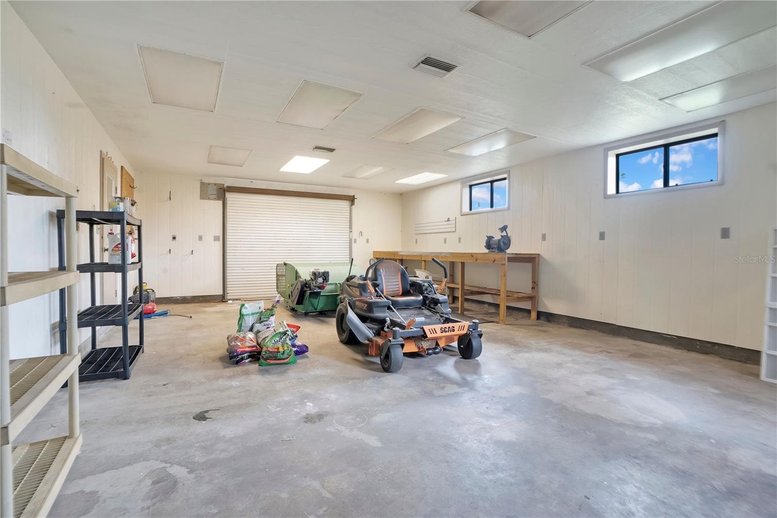 Garage area - 1401 BUELL CT, PLANT CITY