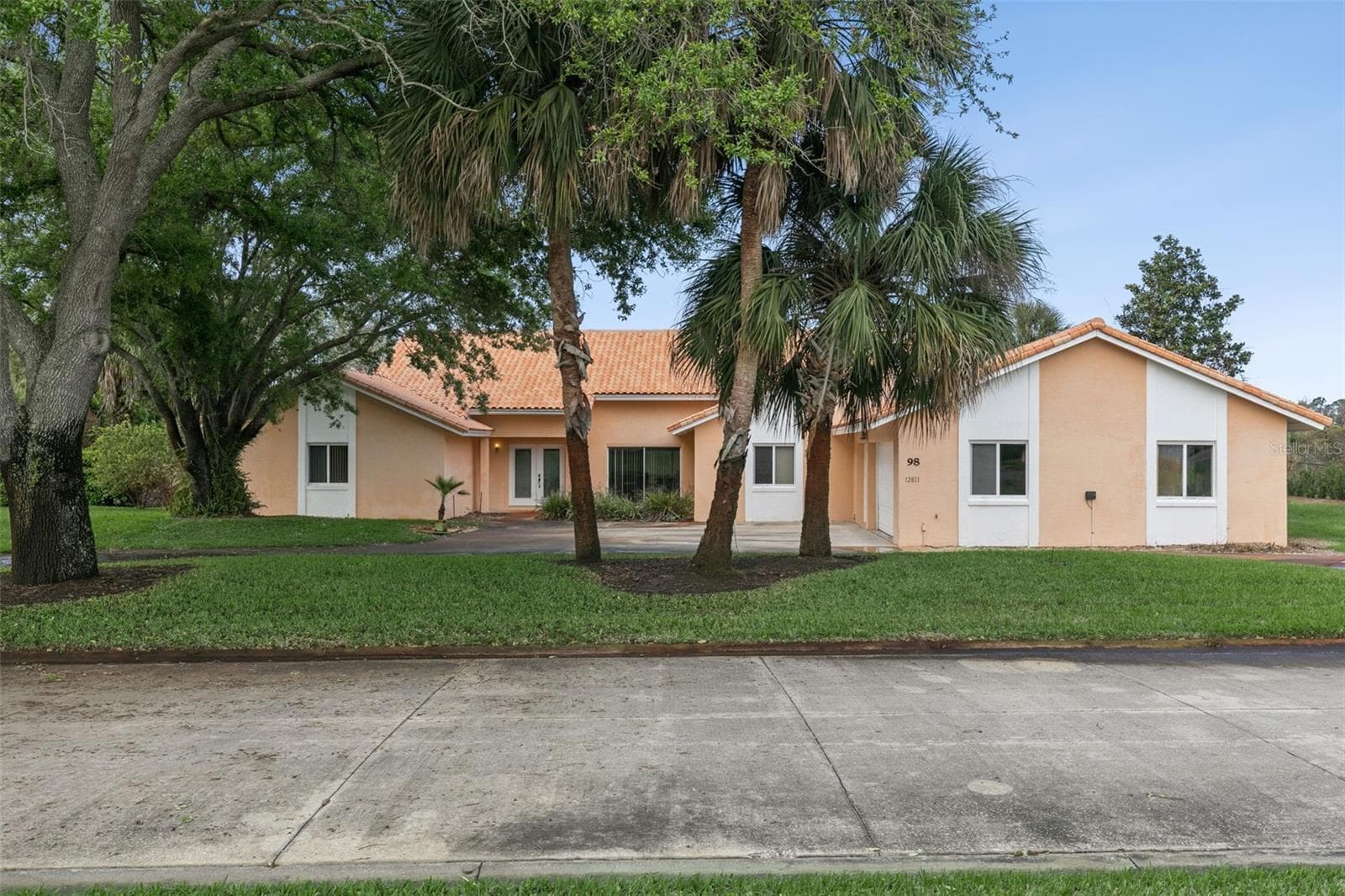Single Family Residence at 12811 BELLERIVE DR, CLERMONT, photo 3 of 38