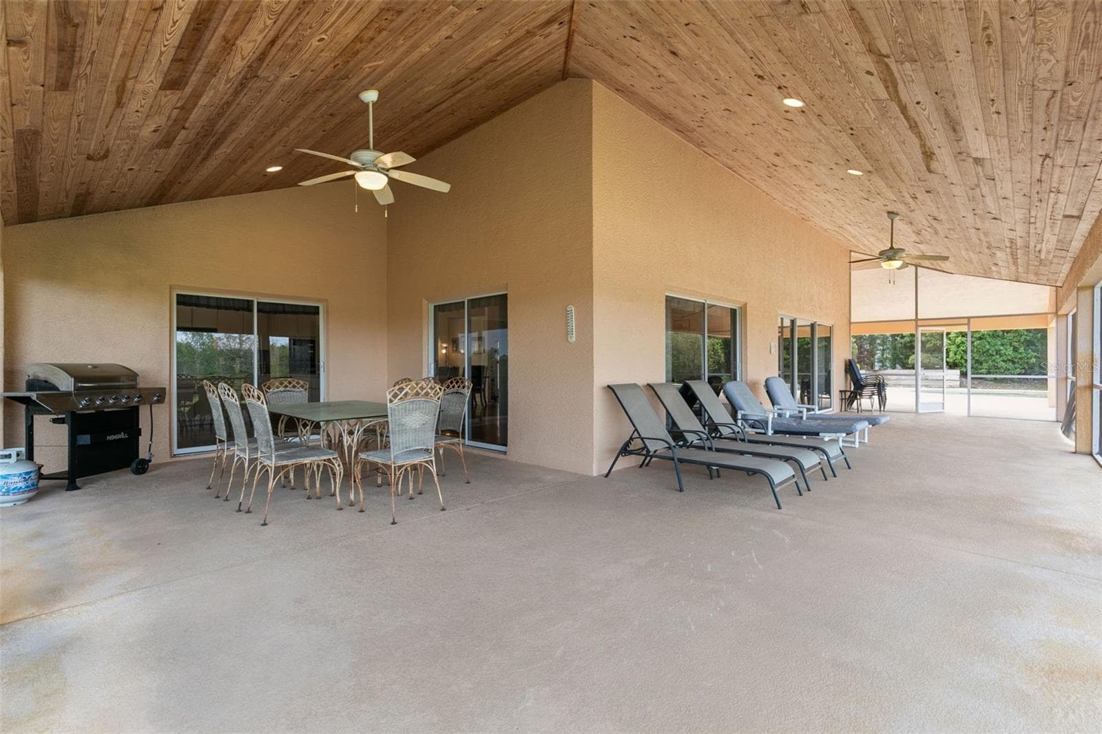 Single Family Residence at 12811 BELLERIVE DR, CLERMONT, photo 23 of 38