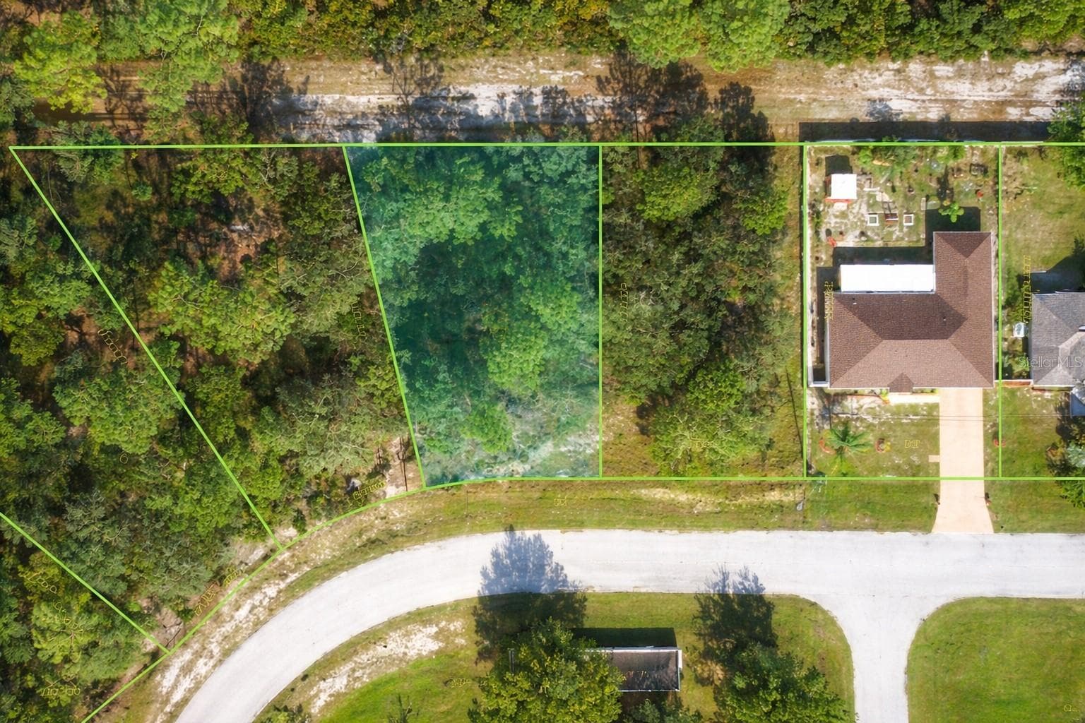 1226 APOPKA LN