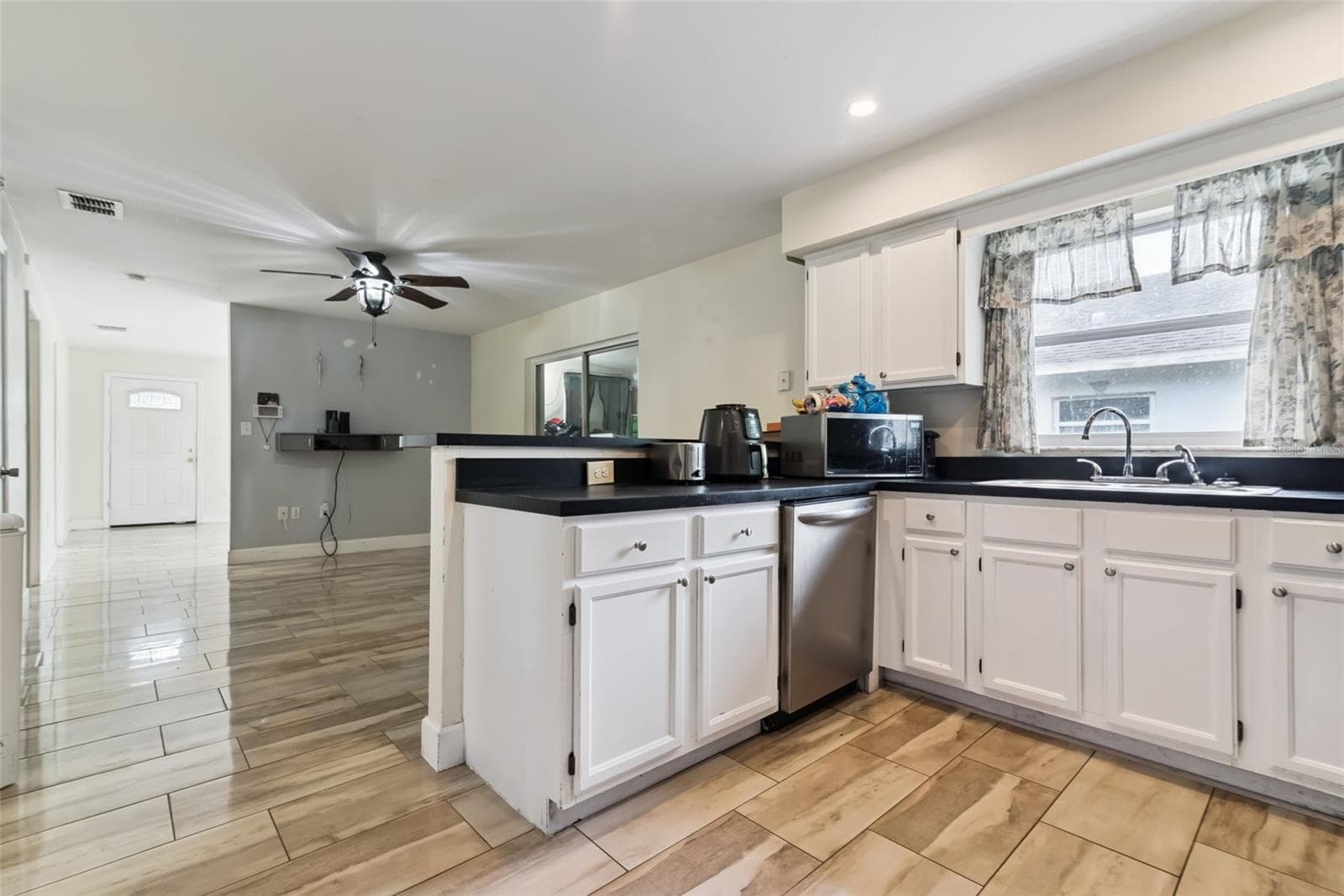 Single Family Residence at 2260 DOLARWAY ST, SANFORD, photo 9 of 20