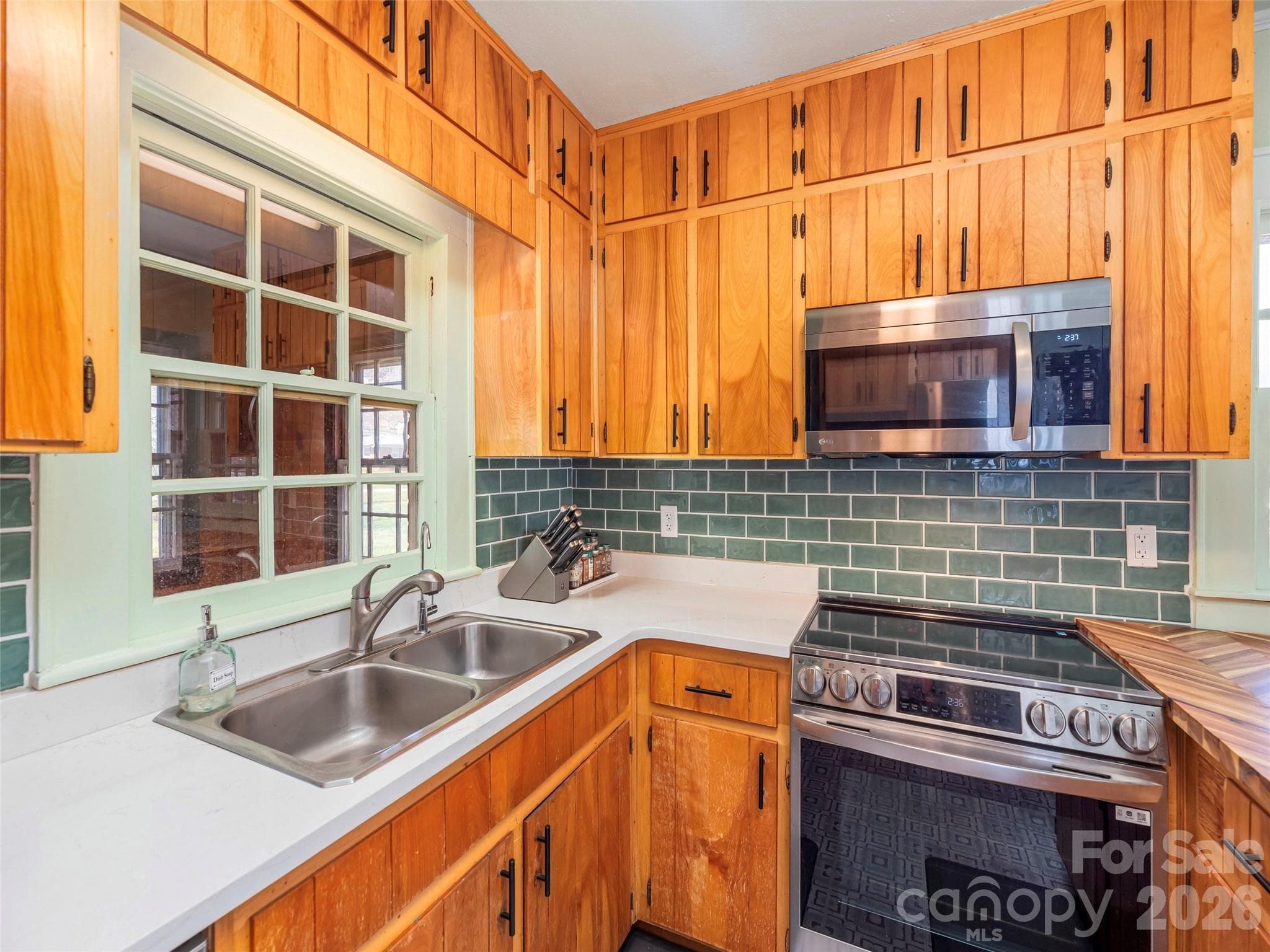 Single Family Residence at 20 Zemery Lane, Waynesville, photo 12 of 42