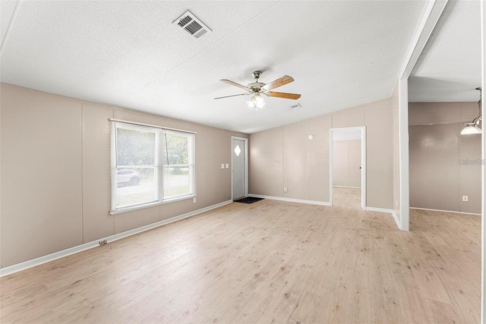 Manufactured Home at 201 N 5TH ST, ORLANDO, photo 3 of 19
