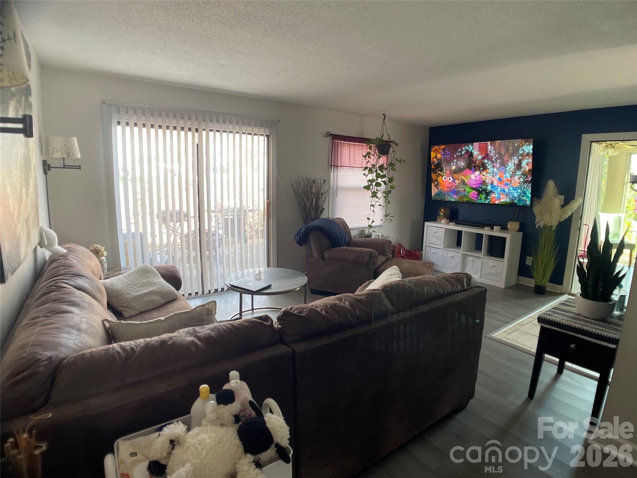 Family room - 2705 N Center Street, Hickory