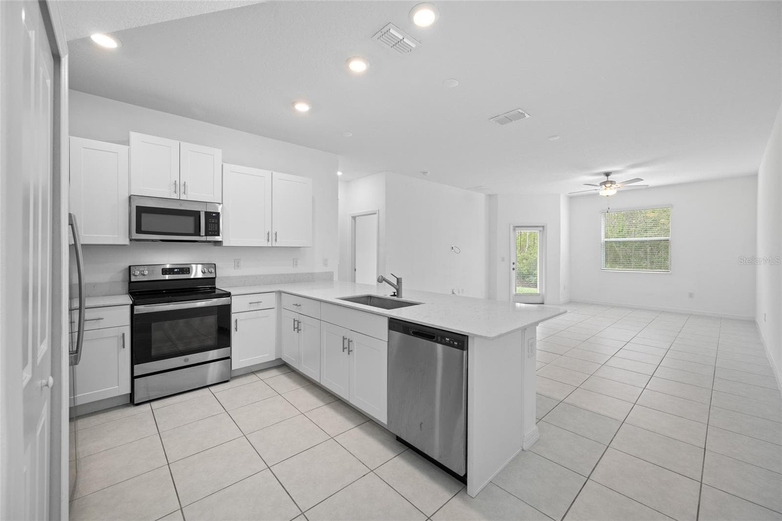 Townhouse at 17734 NECTAR FLUME DR, LAND O LAKES, photo 8 of 30