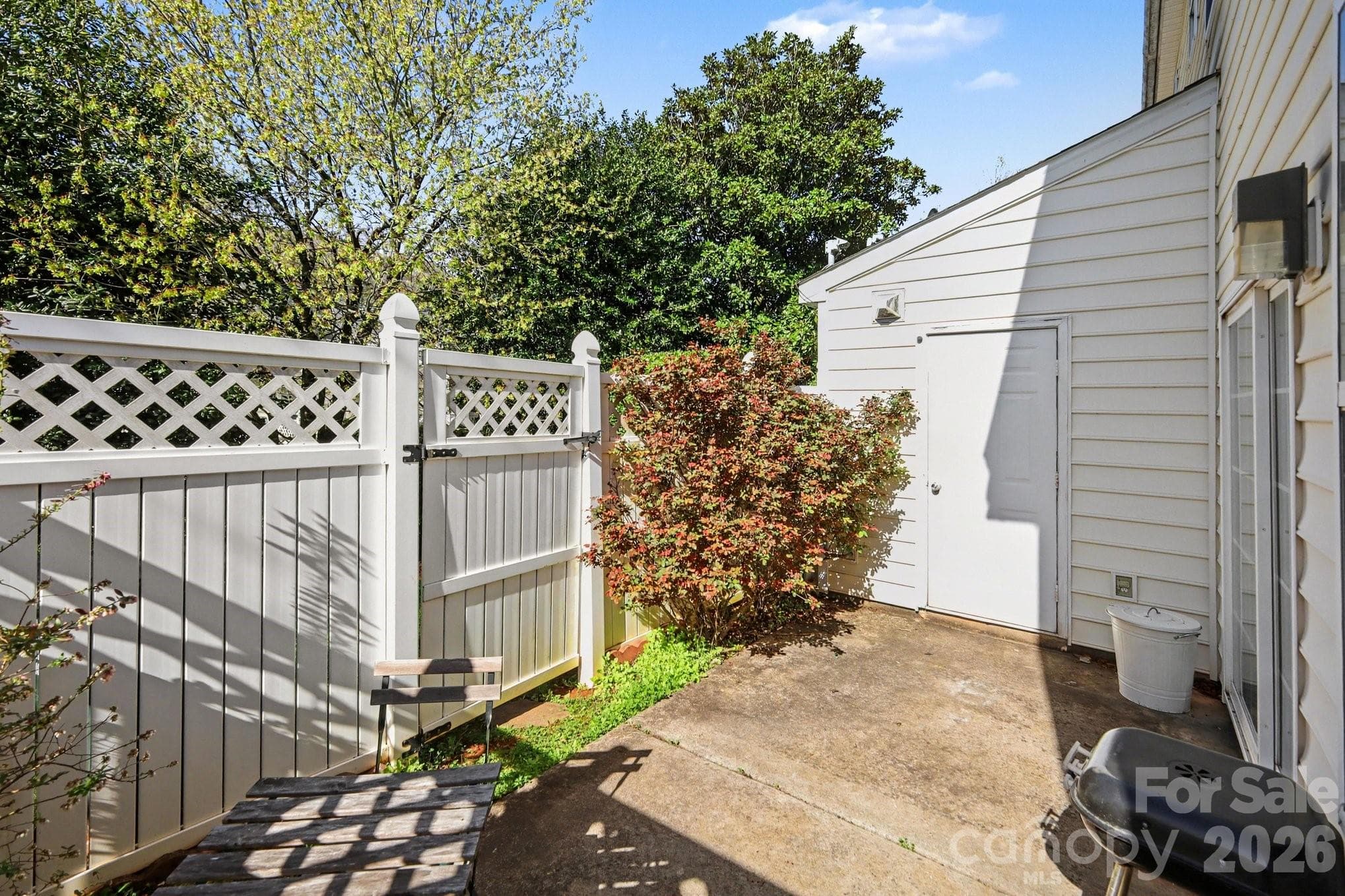 Fenced in back yard space - 8411 Chaceview Court, Charlotte