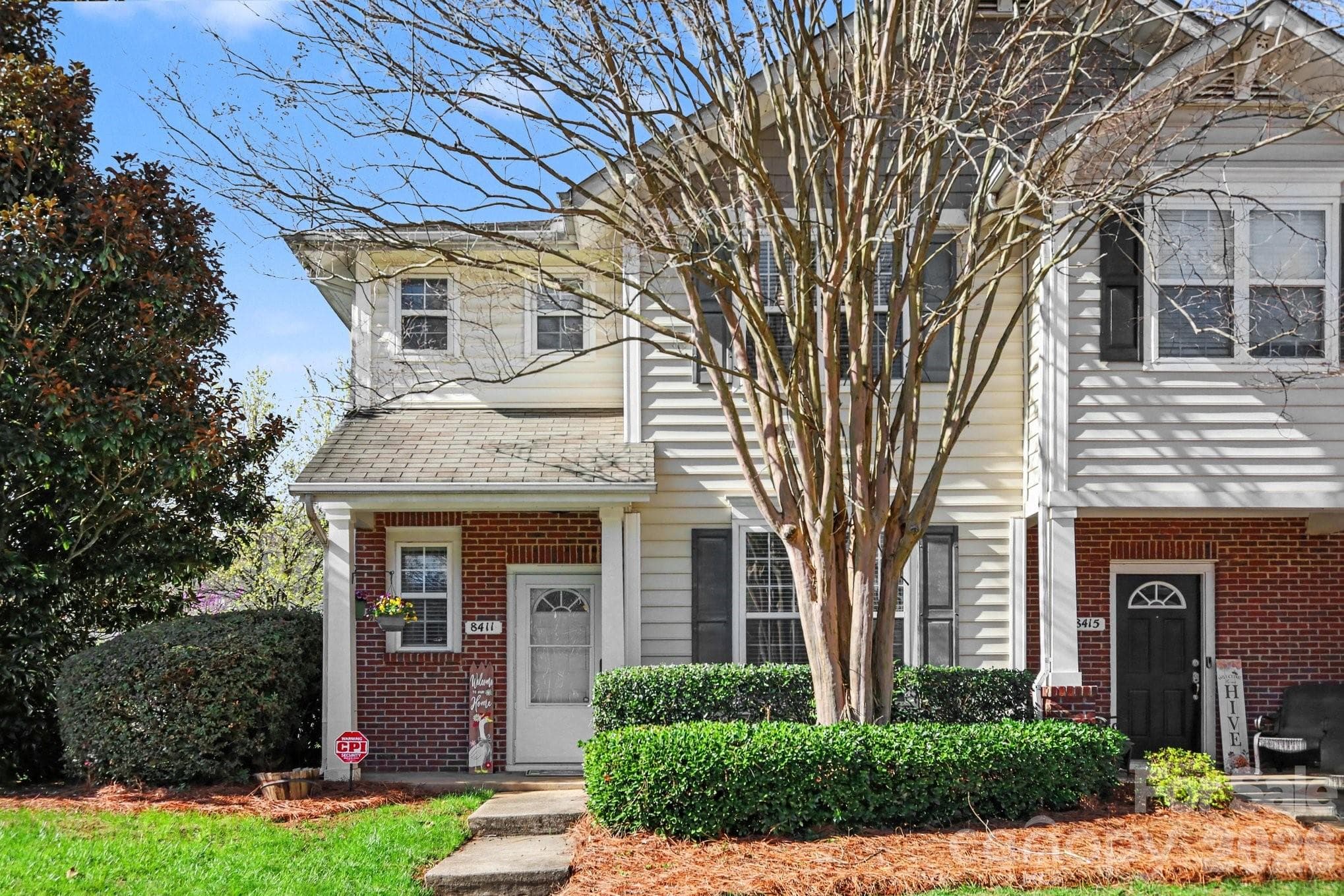 Corner Unit living at its best - 8411 Chaceview Court, Charlotte